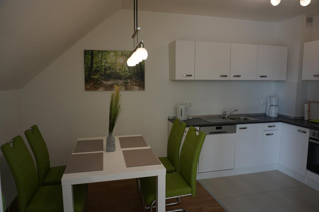 Ferienwohnungen Ruegen Findling Breege Exterior photo