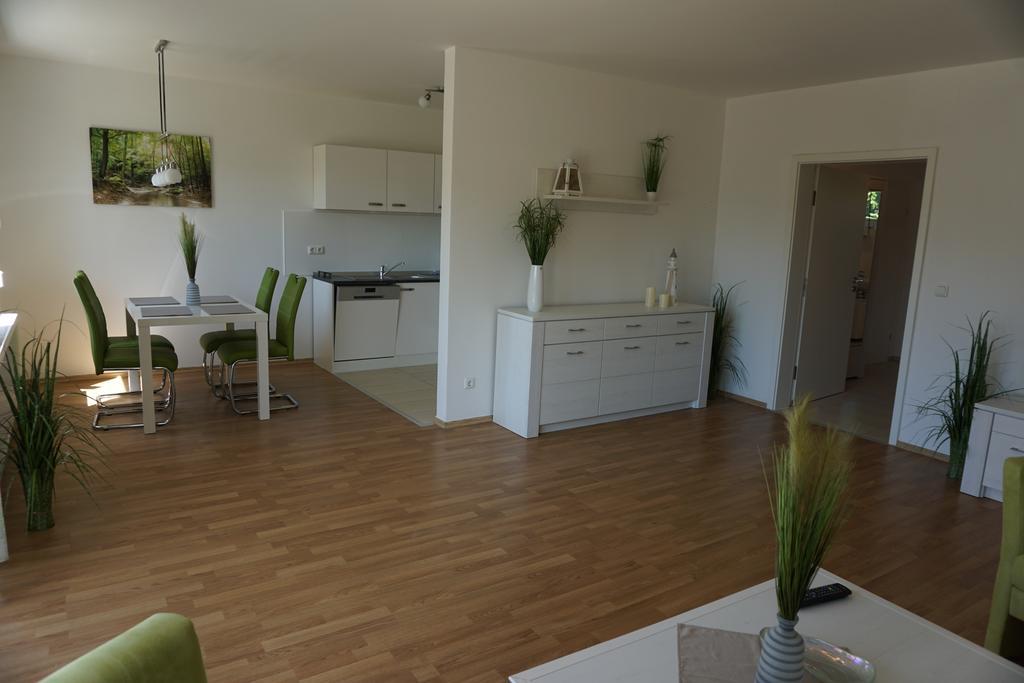 Ferienwohnungen Ruegen Findling Breege Exterior photo
